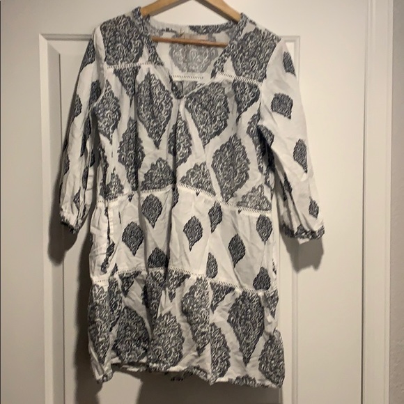 White Sun Dreas - Picture 1 of 5